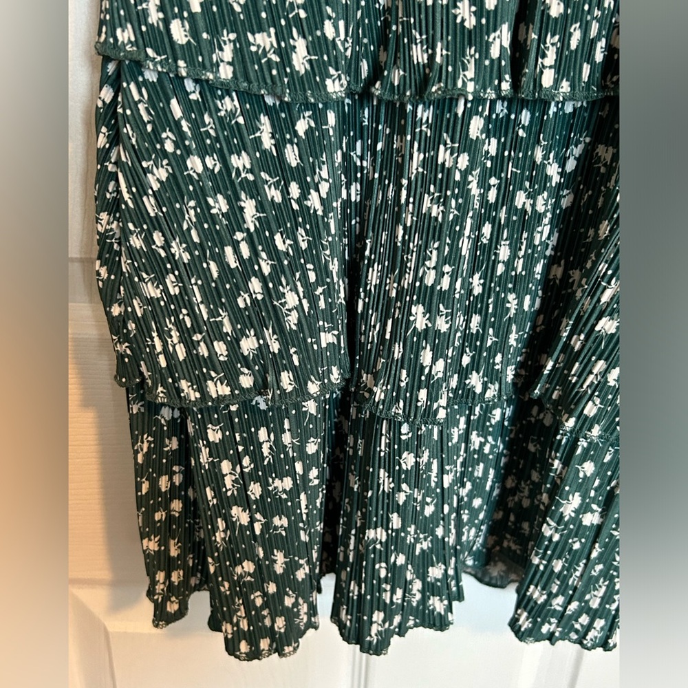 H&M floral tiered dress - Picture 6 of 10